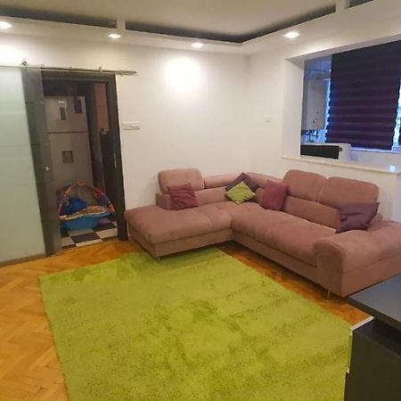 Modern Apartamento Piteşti Exterior foto