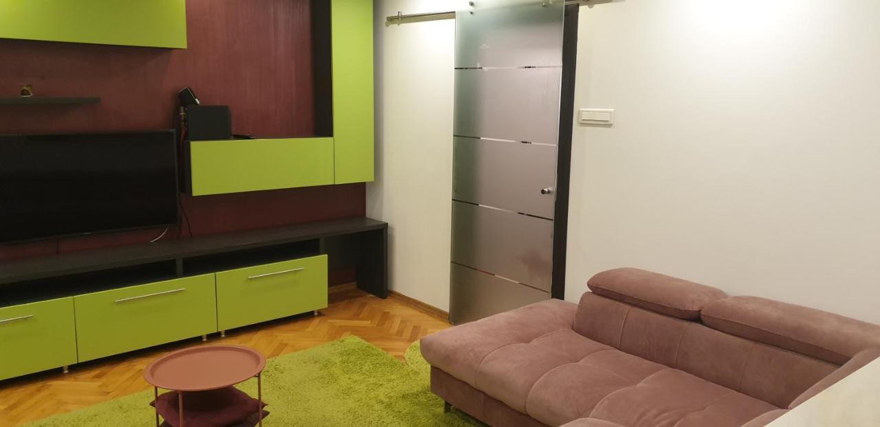Modern Apartamento Piteşti Exterior foto