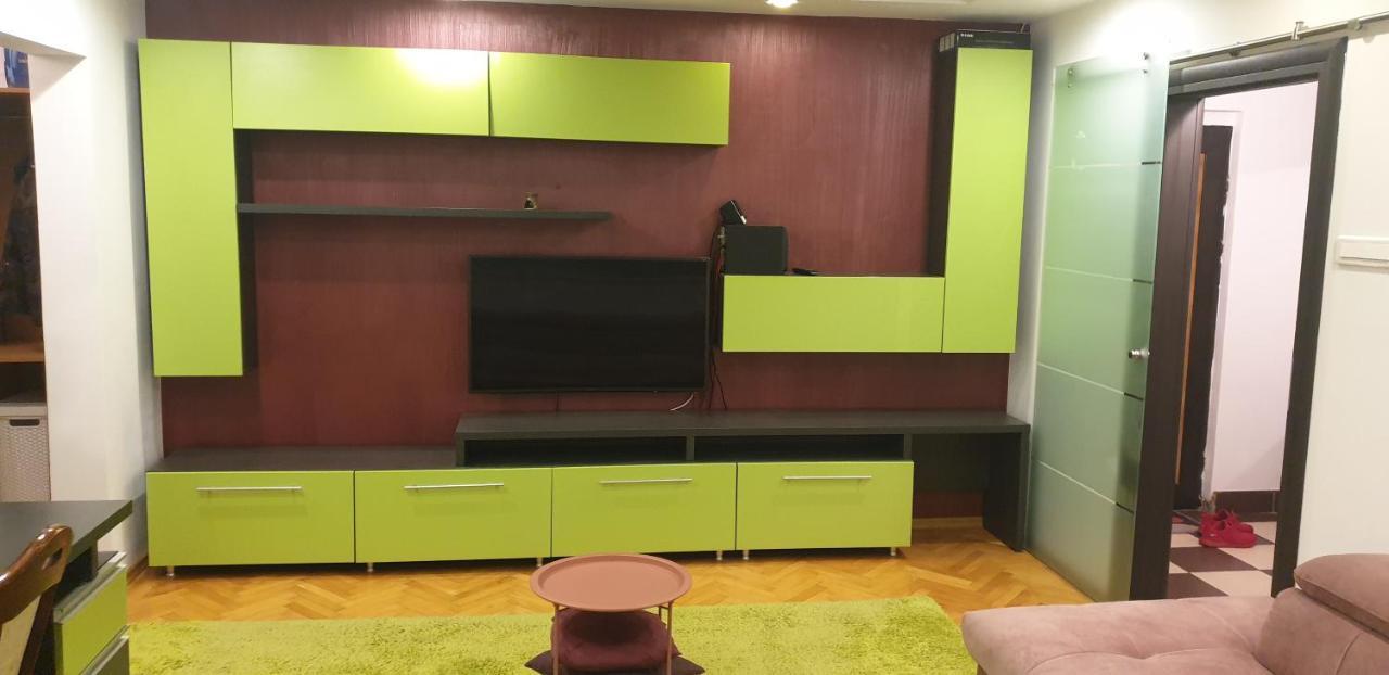 Modern Apartamento Piteşti Exterior foto