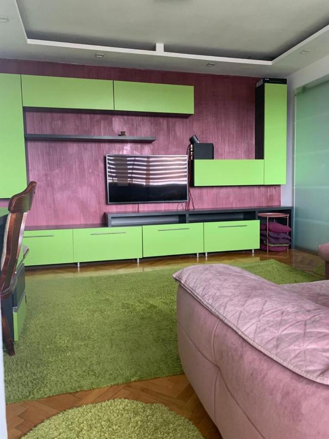 Modern Apartamento Piteşti Exterior foto